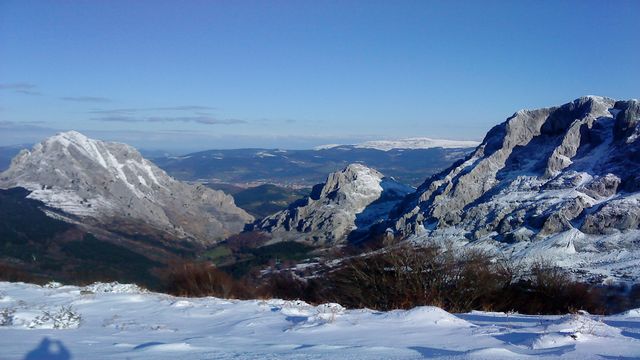 2012-2-12. Alluitz (1040m). Amboto Mendizerra